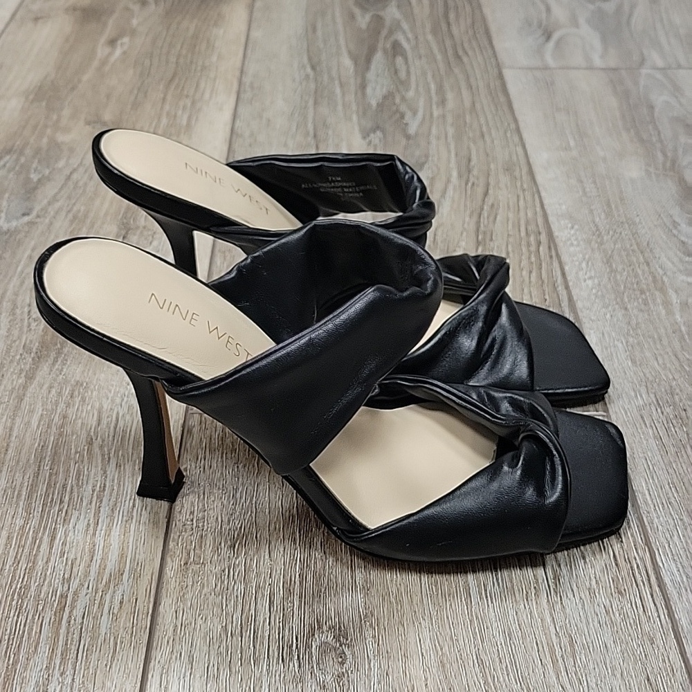 Nine West Size 7 1/2 Black Sashah Dress Sandals